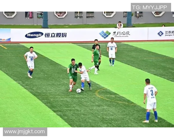 足球球星齐聚合拍，共同演绎绿色梦想与荣耀时刻