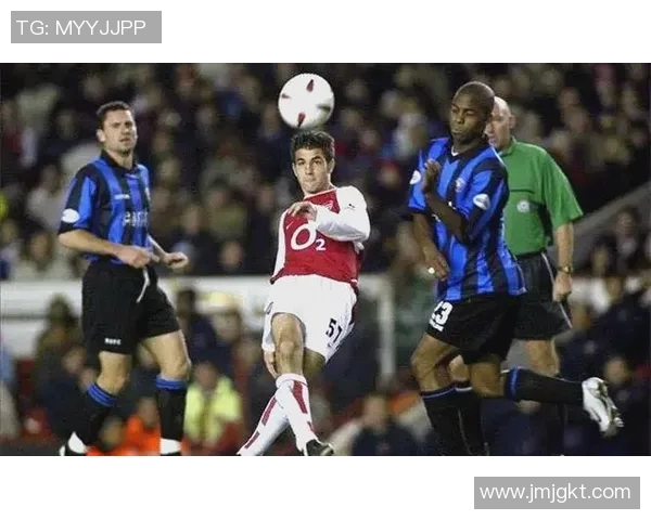 全球十大足球巨星背后的号码故事与传奇解析